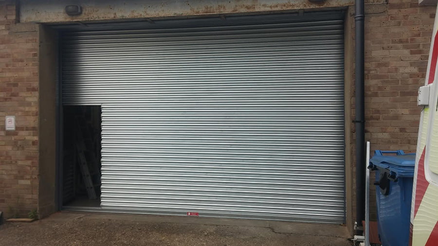 roller-shutter-with-wicket-gate-1